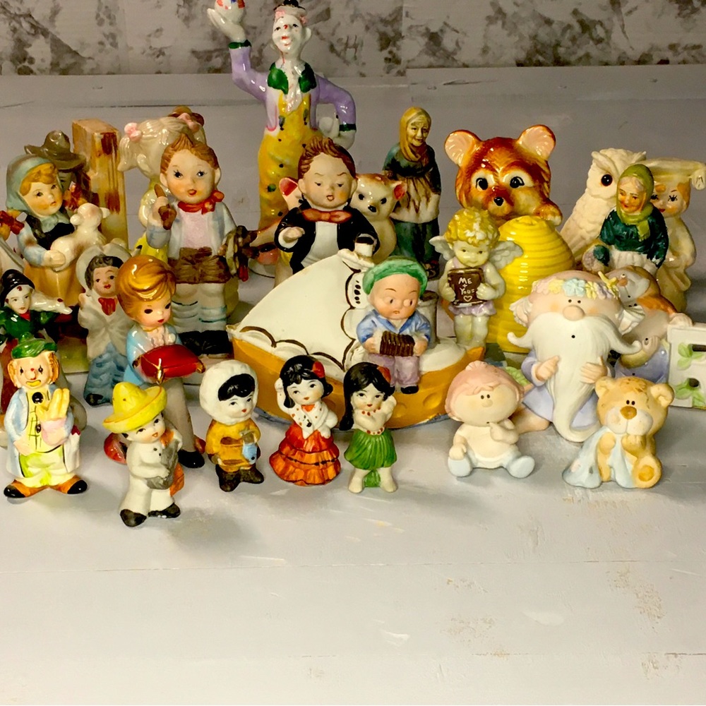 Vintage porcelain figurines lot  salt pepper shakers